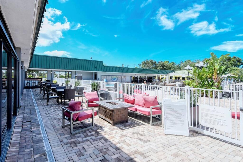 Waterfront, Pool, Tiki Bar & Grill, Gym, Location! Apartment Sarasota Exterior photo